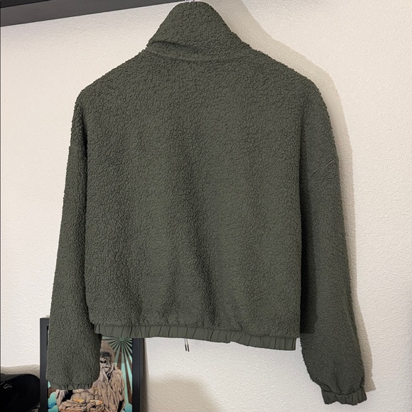 Vuori Olive Teddy Jacket - Picture 4 of 4